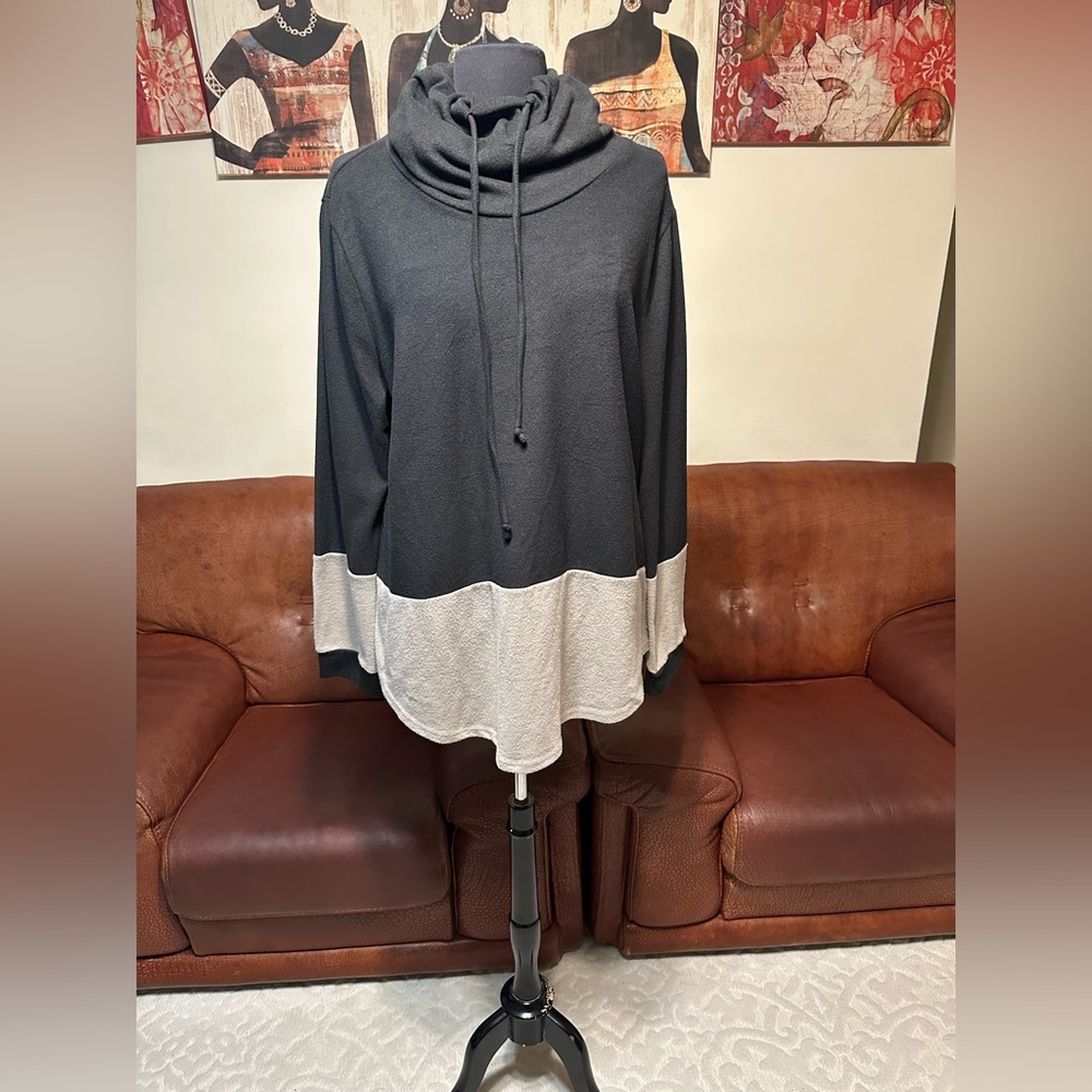 CHICSOUL.COM WOMENS SOFT &  STRETCHED SWEATSHIRT SIZE 2XL IN EXCELLENT CONDITION